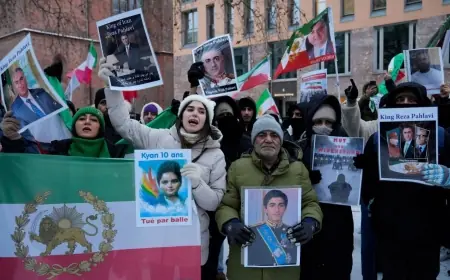 Muhalifler İran Şahlığı'nın dönmesini mi istiyor?