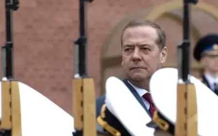 Medvedev: Ukrayna’da tek bir Batı askeri birliğine dahi izin vermeyiz