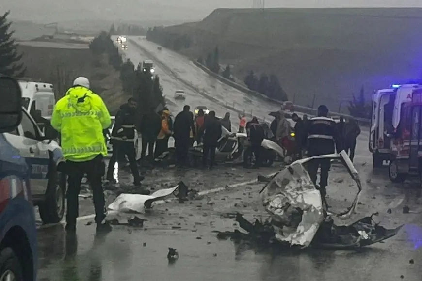 Adıyaman'da yolcu otobüsü ile otomobil çarpıştı: 3 kişi öldü