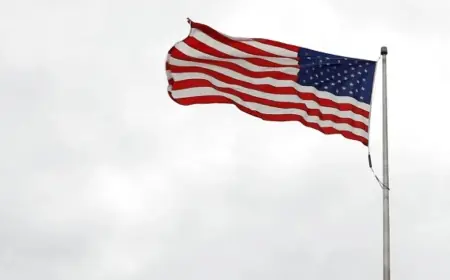 ABD, İran ile ticaret yapan ülkelere yüzde 25 gümrük vergisi uygulayacak