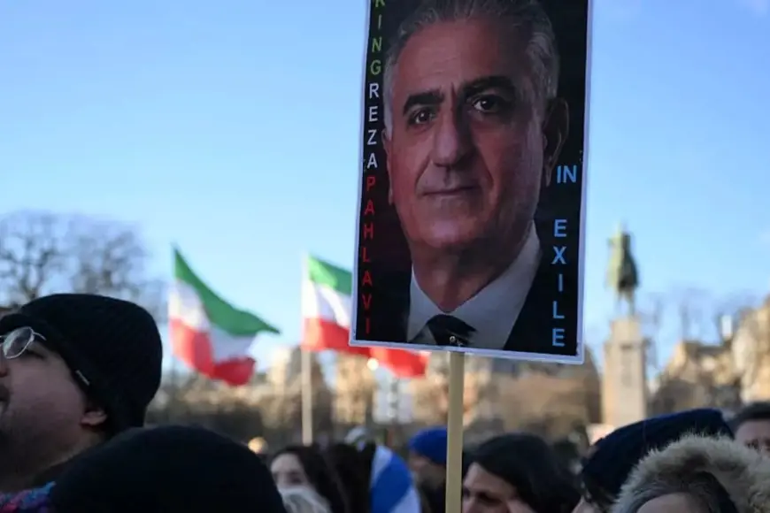 ABD Temsilcisi, Reza Pehlevi ile Gizlice Görüştü