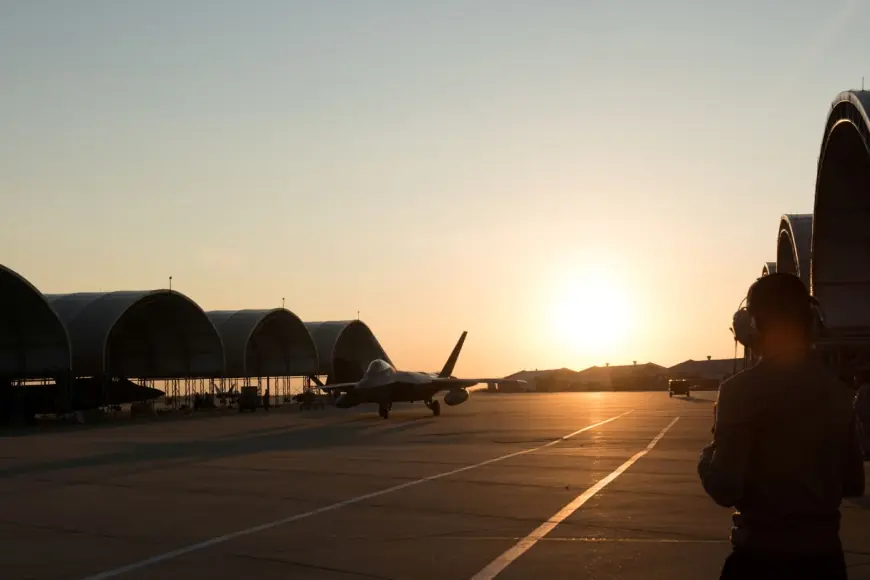 İran gerilimi sonrası ABD, Katar’daki üs personelini kısmen çekiyor