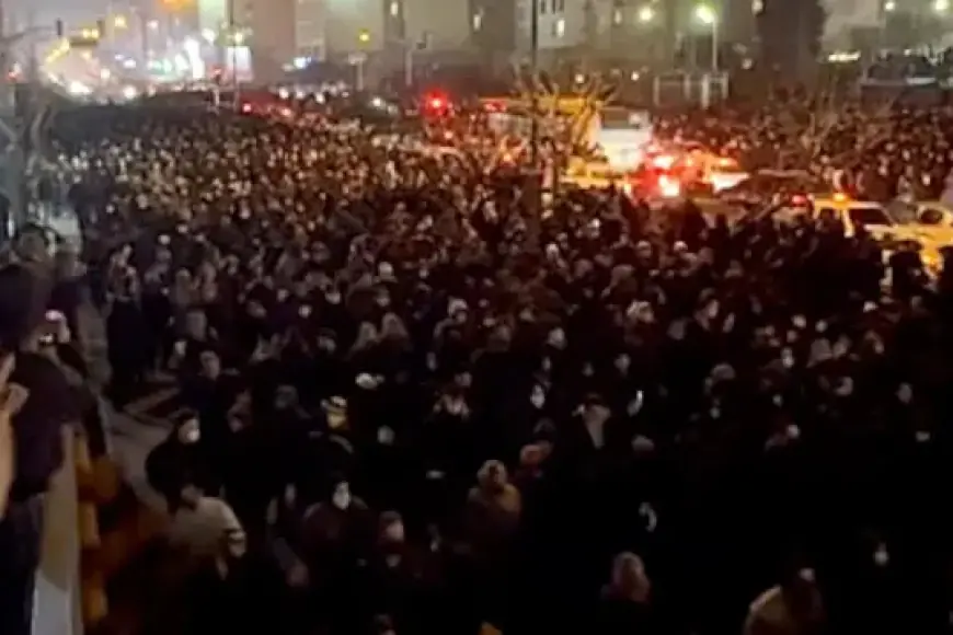 HRANA: İran'daki ölen göstericilerin sayısı 3 bin 90'a yükseldi