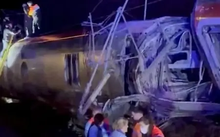 İspanya'da iki hızlı tren çarpıştı: 39 ölü