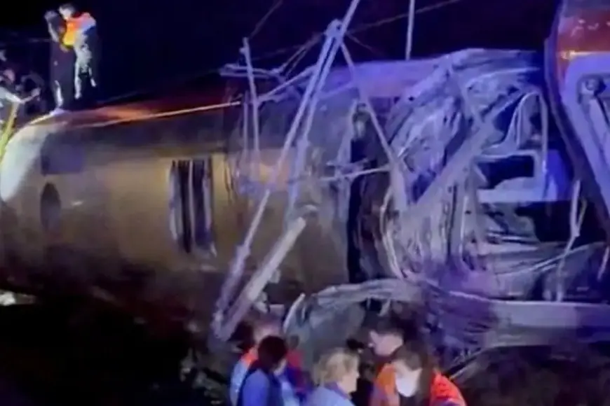 İspanya'da iki hızlı tren çarpıştı: 39 ölü