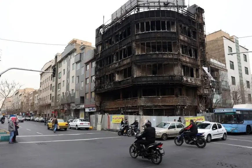 İran, Hamaney'e saldırılması halinde "cihat" fetvası yayınlamakla tehdit etti