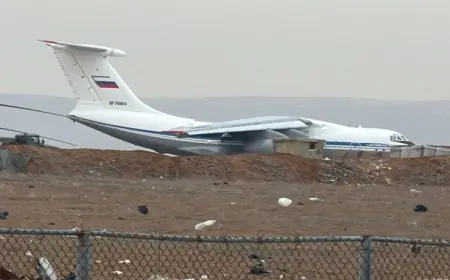 Esad’ın düşüşünden sonra ilk kez bir Rus uçağı kamışlo Havalimanı’na indi