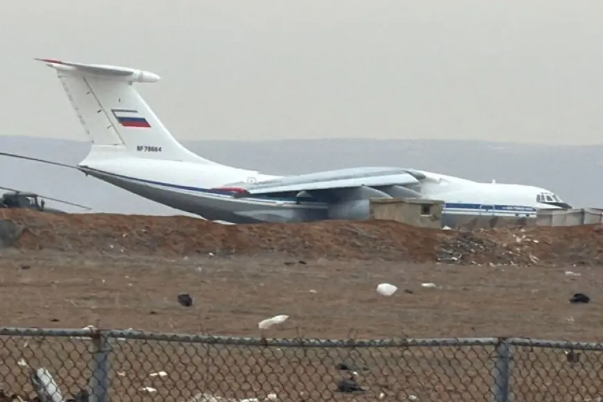 Esad’ın düşüşünden sonra ilk kez bir Rus uçağı kamışlo Havalimanı’na indi