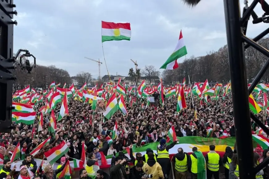 Almanya’da Kürt Mitingi: Rojava İçin Uluslararası Çağrı