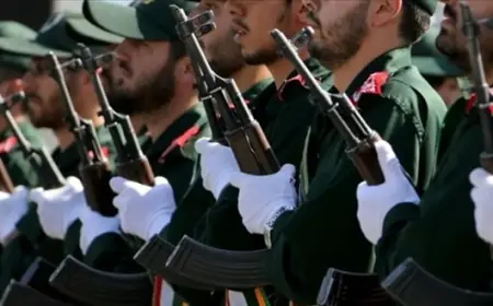 İran Ordu Sözcüsü: Bir savaş başlarsa, tüm bölgeyi ve ABD'nin bütün üslerini içine alacaktır