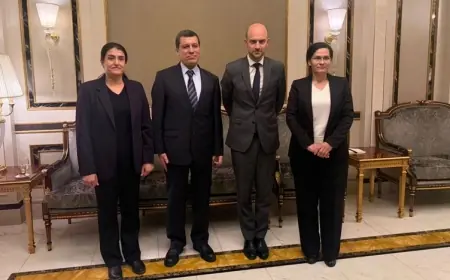 Mazlum Abdi başkanlığındaki Rojava heyeti, Fransa Dışişleri Bakanı ile görüştü