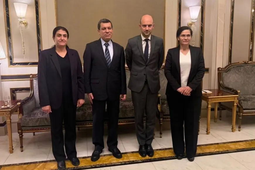 Mazlum Abdi başkanlığındaki Rojava heyeti, Fransa Dışişleri Bakanı ile görüştü