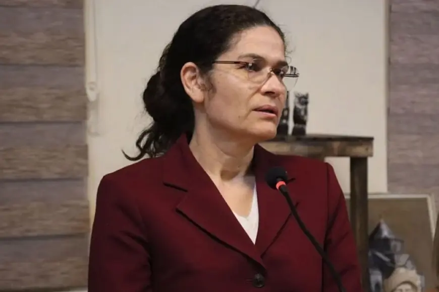 Îlham Ehmedê hişyarî da: Lîstikên mezin hene