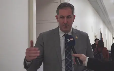 ABD'li Kongre üyesi: Suriye'deki yeni yönetimi yakından izliyoruz