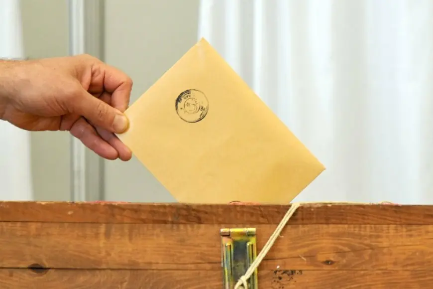 Kabine değişikliğini önceden tahmin eden OdaTV yazarı Elmasçı: Seçim 2027 sonbaharında