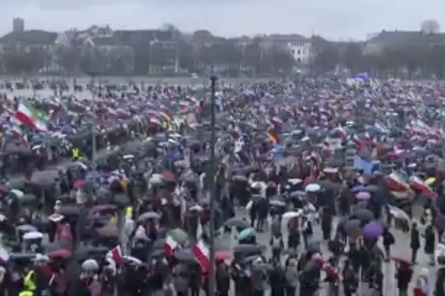 Münih’te 250 Bin Kişilik İran Protestosu: Küresel Gösteriler Büyüyor