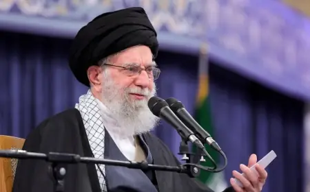 Reuters: Hamaney 'güvenli noktaya' nakledildi