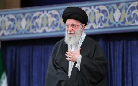 İran, Hamaney'in ölümünü resmen duyurdu