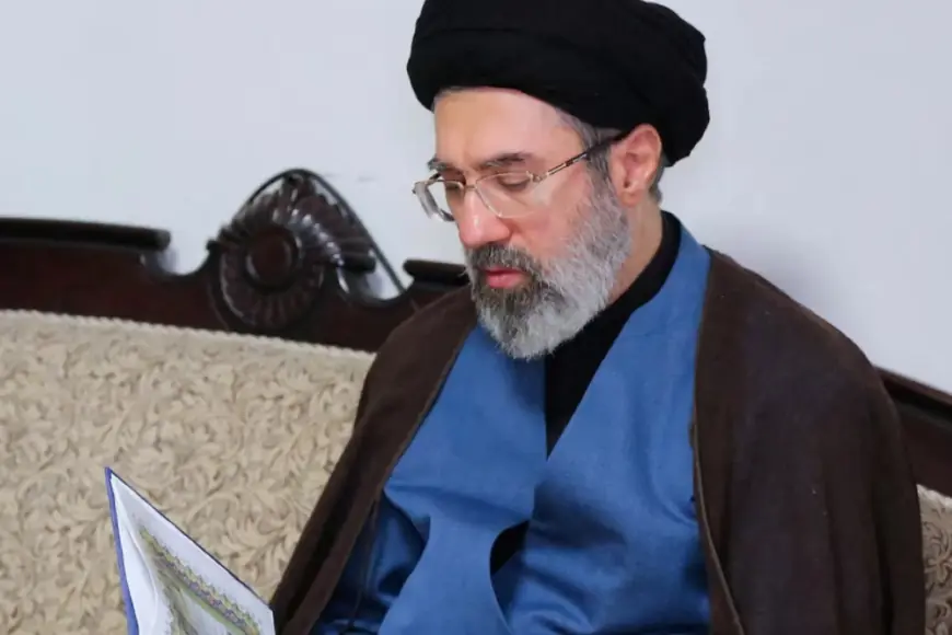 İsrail basını: Hamaney'in oğlu da öldü