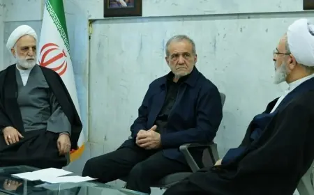 İran'da geçici Liderlik Konseyi, yeni liderin seçilmesi gündemiyle toplandı