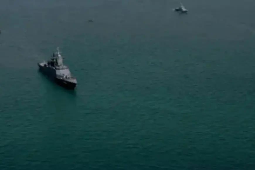 Hürmüz Boğazı ve BAE açıklarında 3 kargo gemisi vuruldu