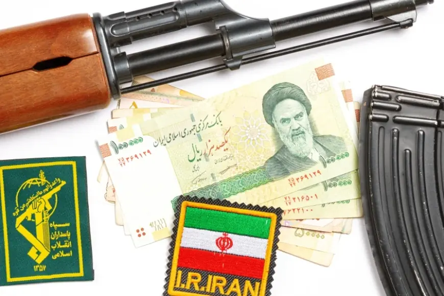 Devrim Muhafızları İran’da kontrolü ele aldı