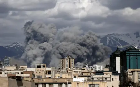 İsrail: İran'a yönelik saldırılar en az 3 hafta daha sürecek