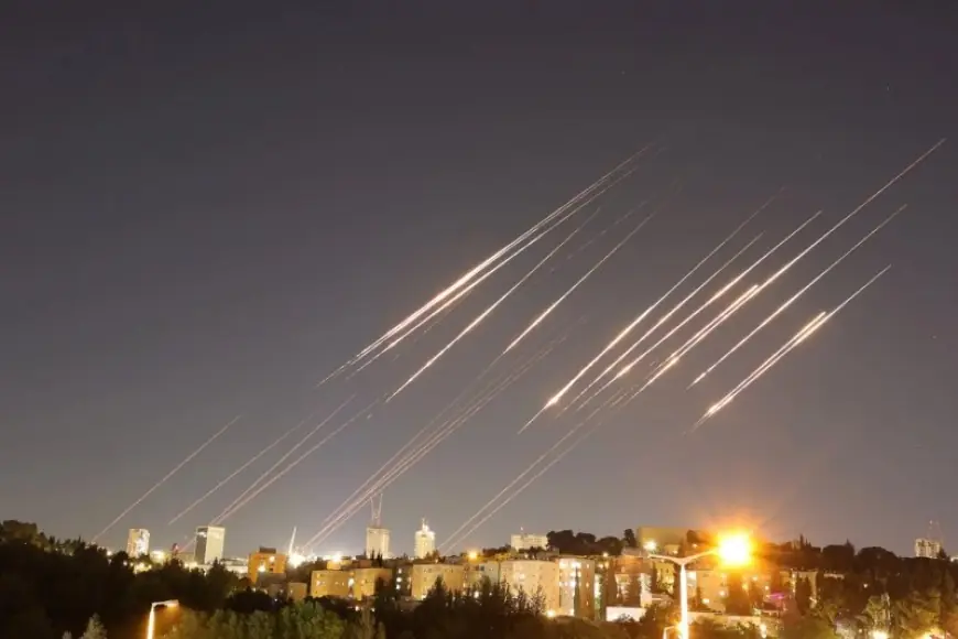 İran, Suudi Arabistan'ın başkenti Riyad'ı vurdu