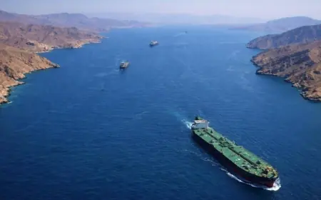 İran Devrim Muhafızları: Hürmüz Boğazı’ndan geçişlere sert karşılık verilecek