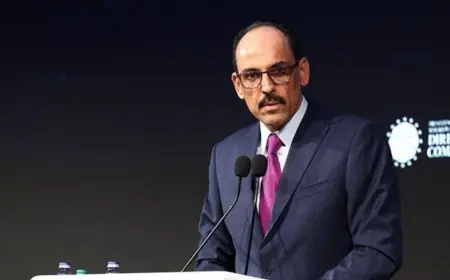 Kalın: Savaş, Türkler ve Kürtler Dahil Bölge Halklarını Kardeş Savaşına Sürükleyebilir