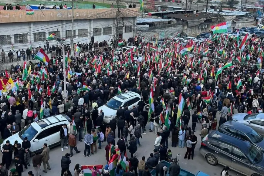 Rojava’da Halk Kürdistan Bölgesi için meydanlara indi