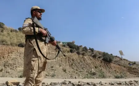 Pakistan, çatışmayı sonlandırmak için Afganistan ile masaya oturduğunu açıkladı