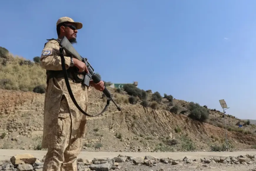 Pakistan, çatışmayı sonlandırmak için Afganistan ile masaya oturduğunu açıkladı