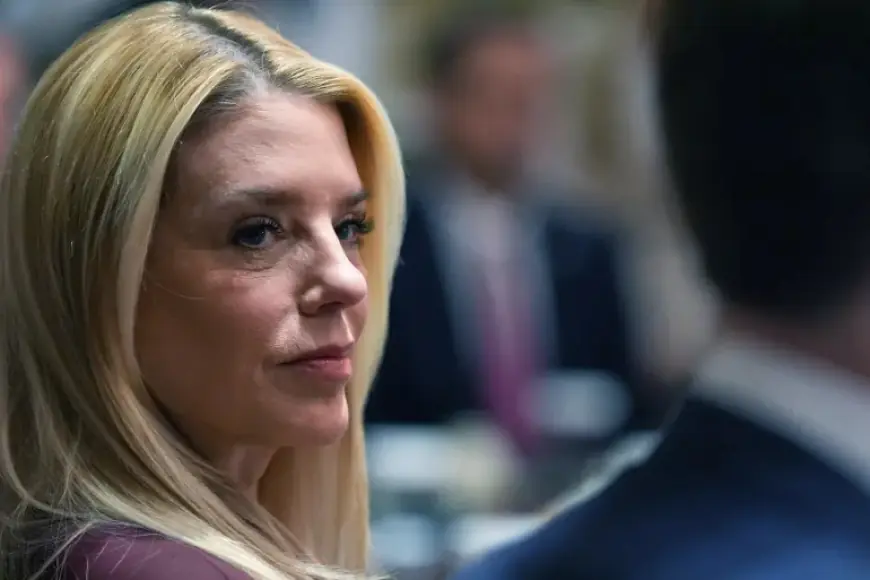 Trump, Adalet Bakanı Pam Bondi’yi görevden aldı