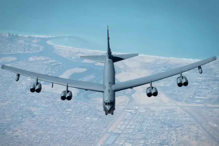 ABD'ye ait B-52'ler İran semalarında