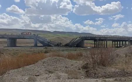 İsrail İran'daki köprüleri hedef almaya başladı