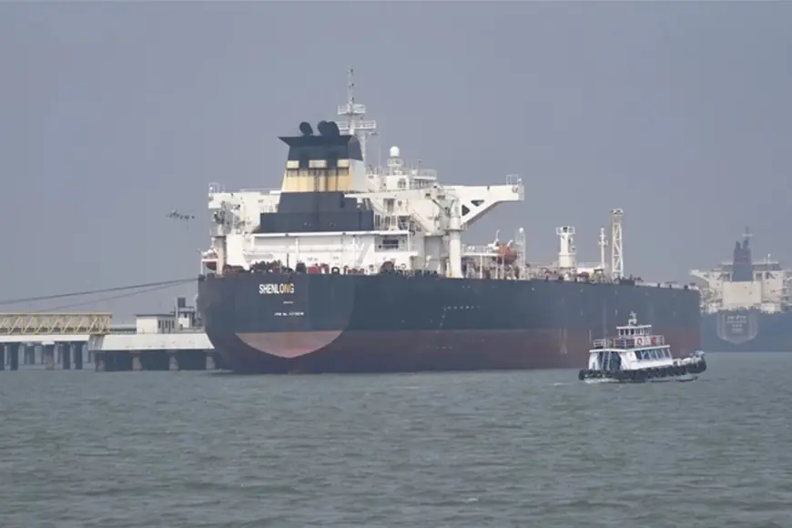 İran günde en fazla 15 geminin Hürmüz Boğazı'ndan geçişine izin verecek