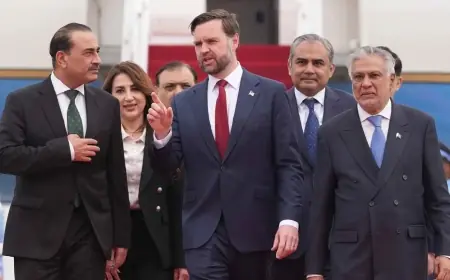 Financial Times: Hürmüz Boğazı Görüşmeleri Çıkmaza Girdi