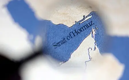 ABD ablukasının ilk gününde tankerler Hürmüz’den geçti