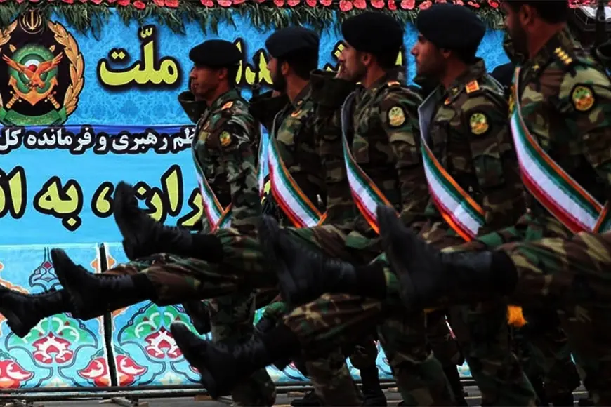 İran'ı kim yönetiyor: Hamaney mi Devrim Muhafızları mı?