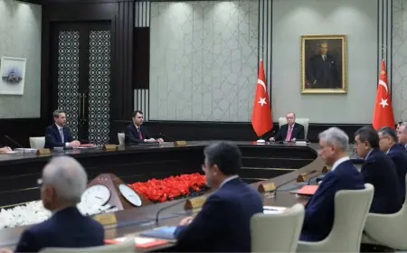 Kabîneya hikûmeta Tirkiyeyê pêvajoya aştiyê û rageşiyên navçeyê gotûbêj dike