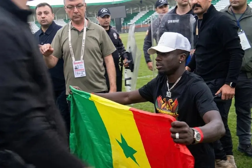 Amedspor oyuncusuna müdahale: Senegal bayrağını PKK bayrağı zannettiler