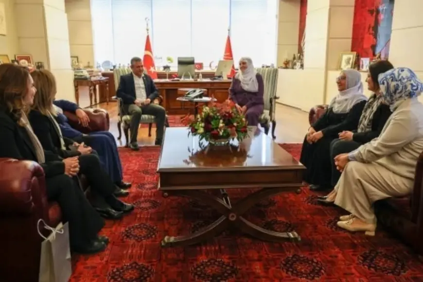 Barış Annelerinden CHP'ye ziyaret