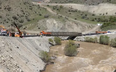Van-Hakkari yolunda ulaşım yeniden başladı