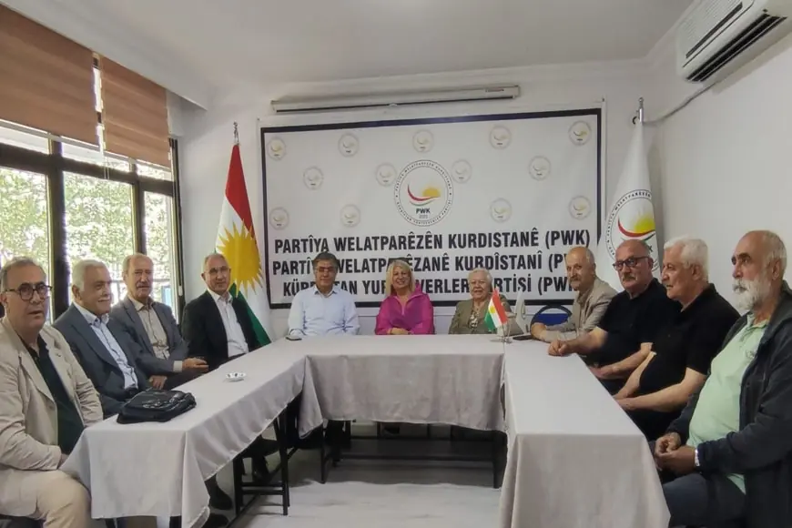 Seroka Yekîtîya Jinên Kurdistanê Li Swêdê Seyran Dûran Li Amedê Seredana PWKyê Kir