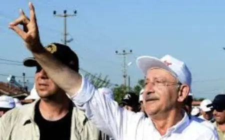 'Tartışan İki Kasap Arasında Koyunun Taraf Tutması Akıbetini Değiştirmez'
