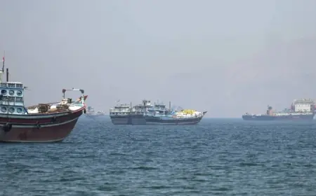 İran: Hürmüz Boğazı'ndan 26 gemi geçti