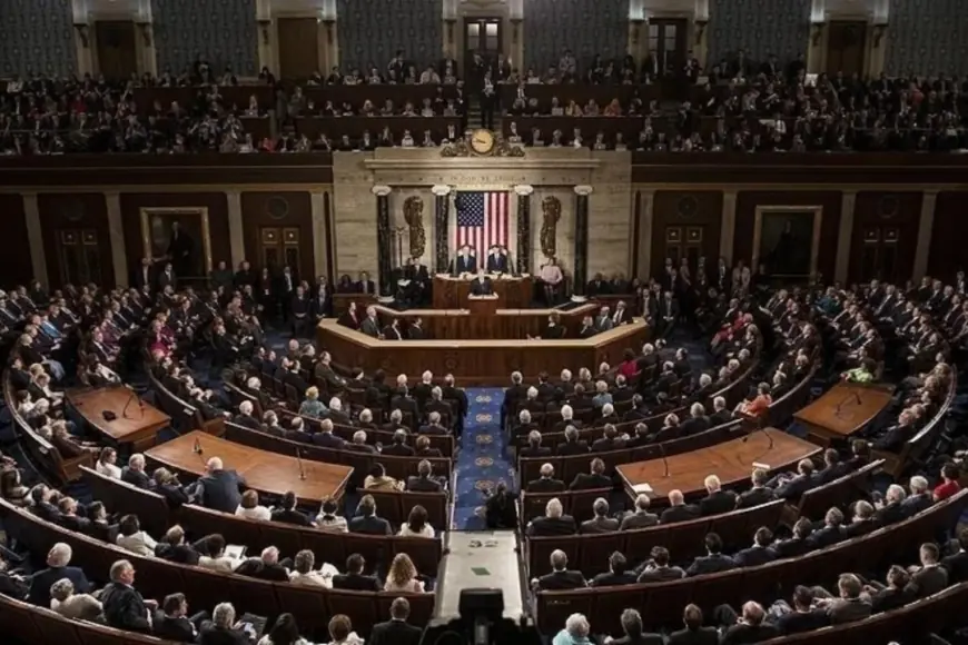 Temsilciler Meclisi Trump'ın İran askeri yetkilerini kısıtlayan tasarıyı onayladı
