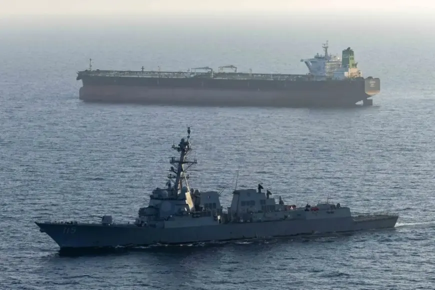 CENTCOM: İran'a giden 127 geminin rotası değiştirildi