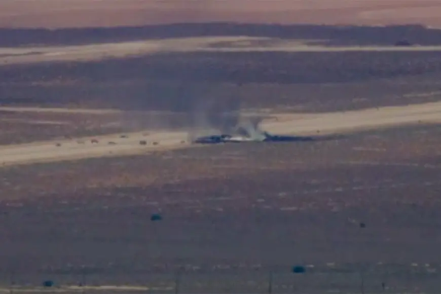 ABD’ye ait B-52 bombardıman uçağı düştü!